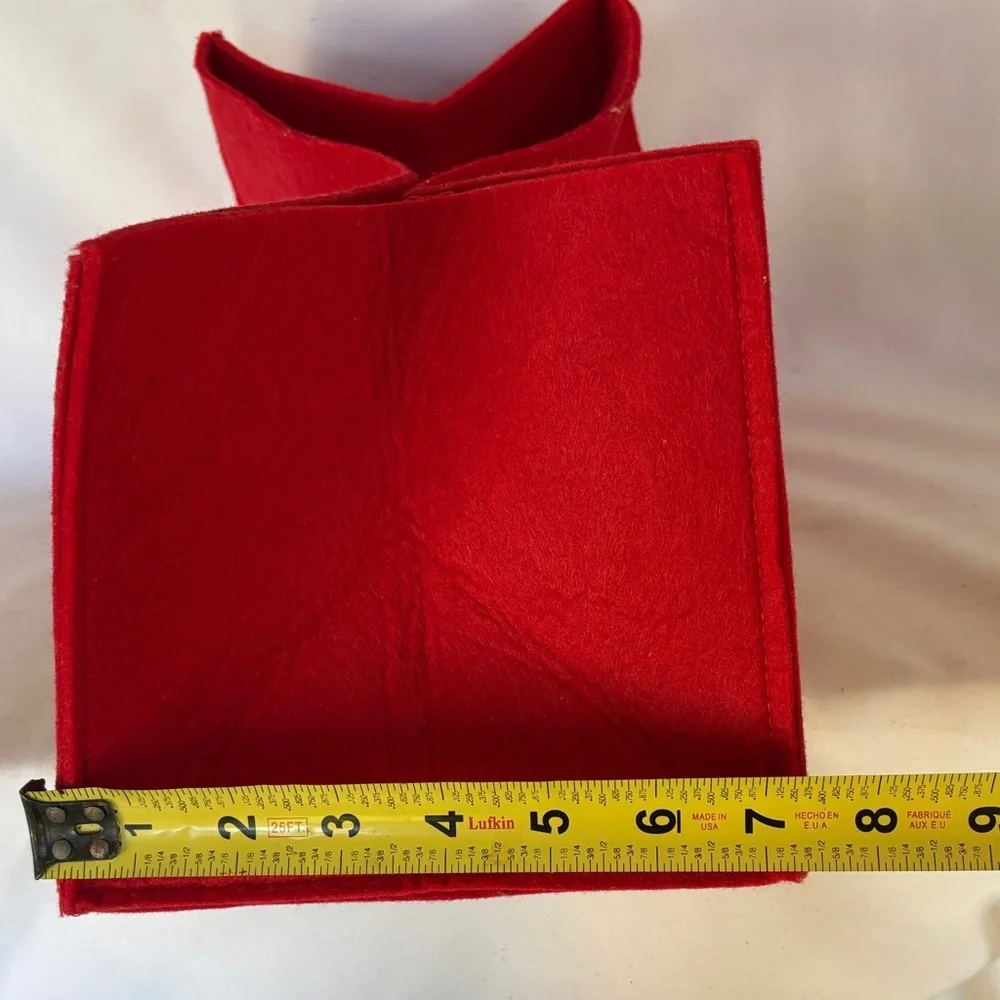 CUTE’ DOG FELT RED STORAGE TOTE WITH COLORFUL CHEW BONE TOYS & TRAINING CLICKS - Picture 7 of 12